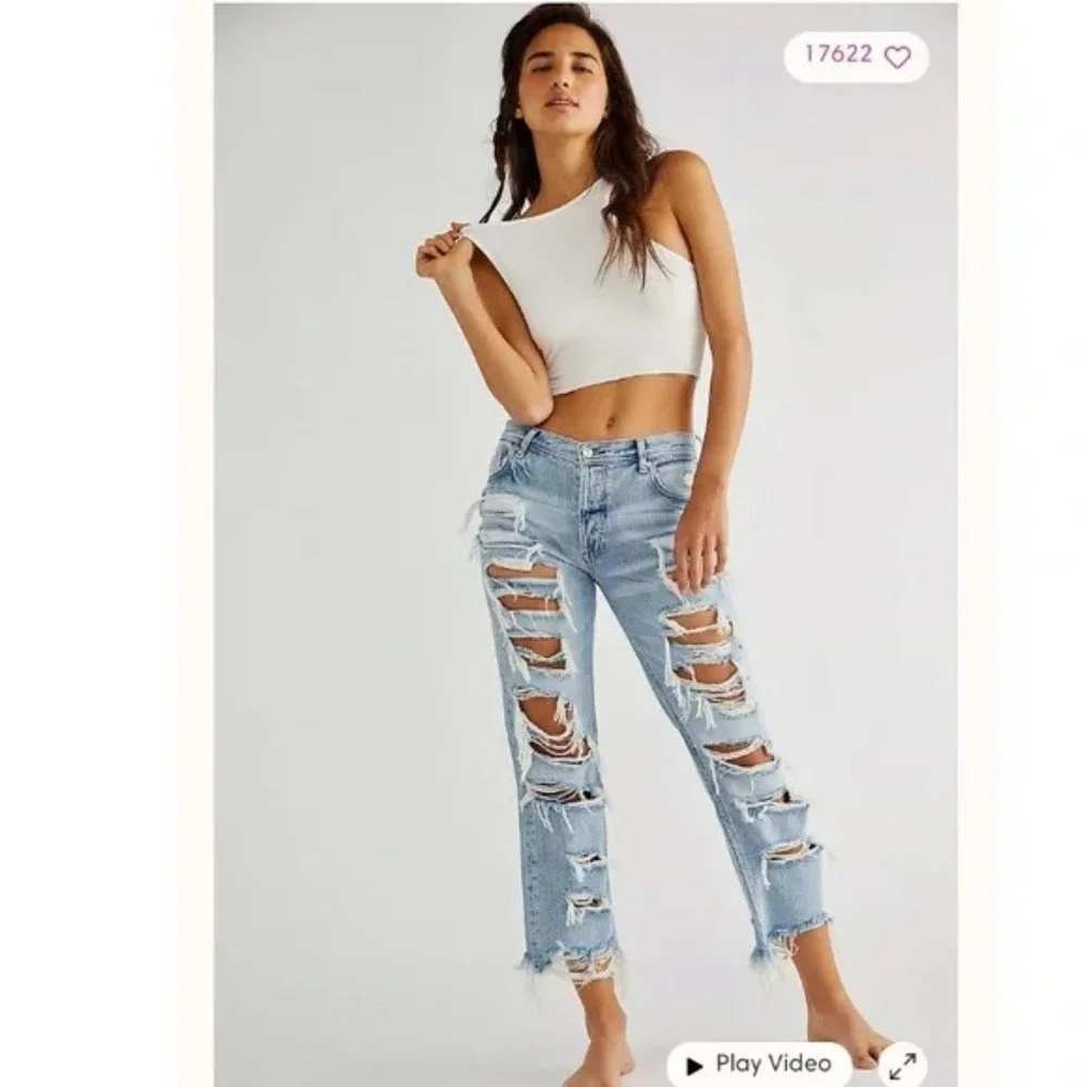 NEW Free People Distressed Maggie Straight Womens 27 Light Wash Blue Shredded